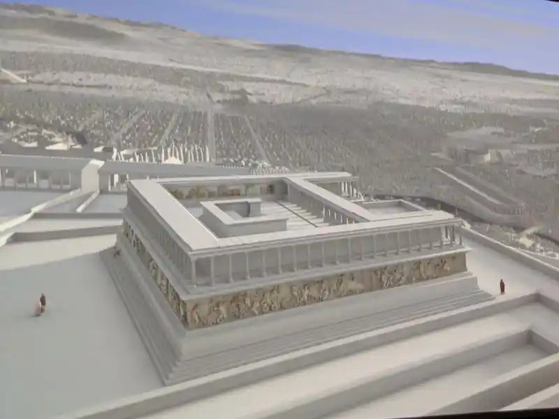 Digital projection of how the altar would have appeared, located at the Pergamon museum